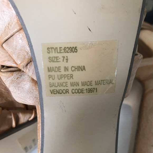 Speigle Women’s Tan Platform heels, size 7.5 - Picture 5 of 6